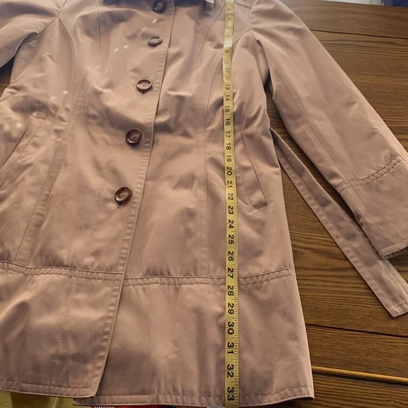 MICHAEL KORS Tan Trench Coat, Medium, pop-collar knee-length w/long buckle belt - Picture 6 of 9